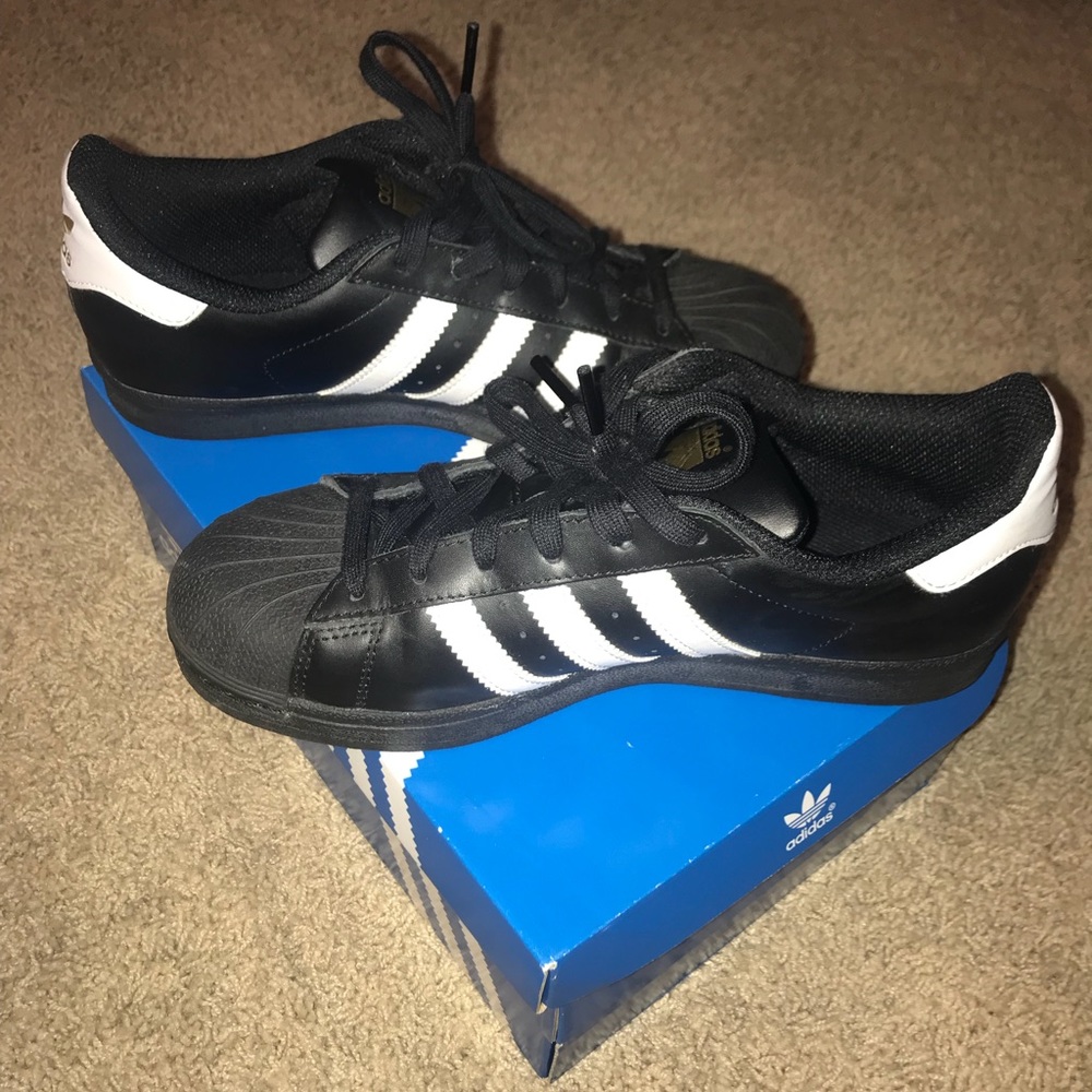 Black Adidas Tubular Viral W sneakers.